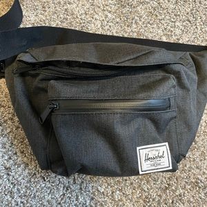 Herschel Seventeen Waist Pack in Black Crosshatch